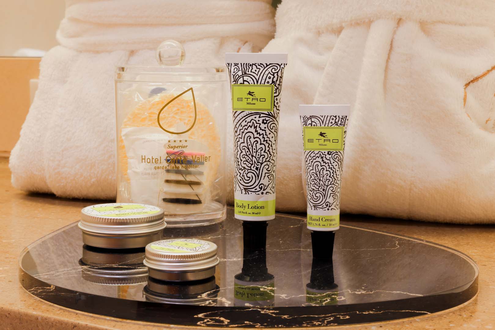 Elegant room overlooking lake Garda