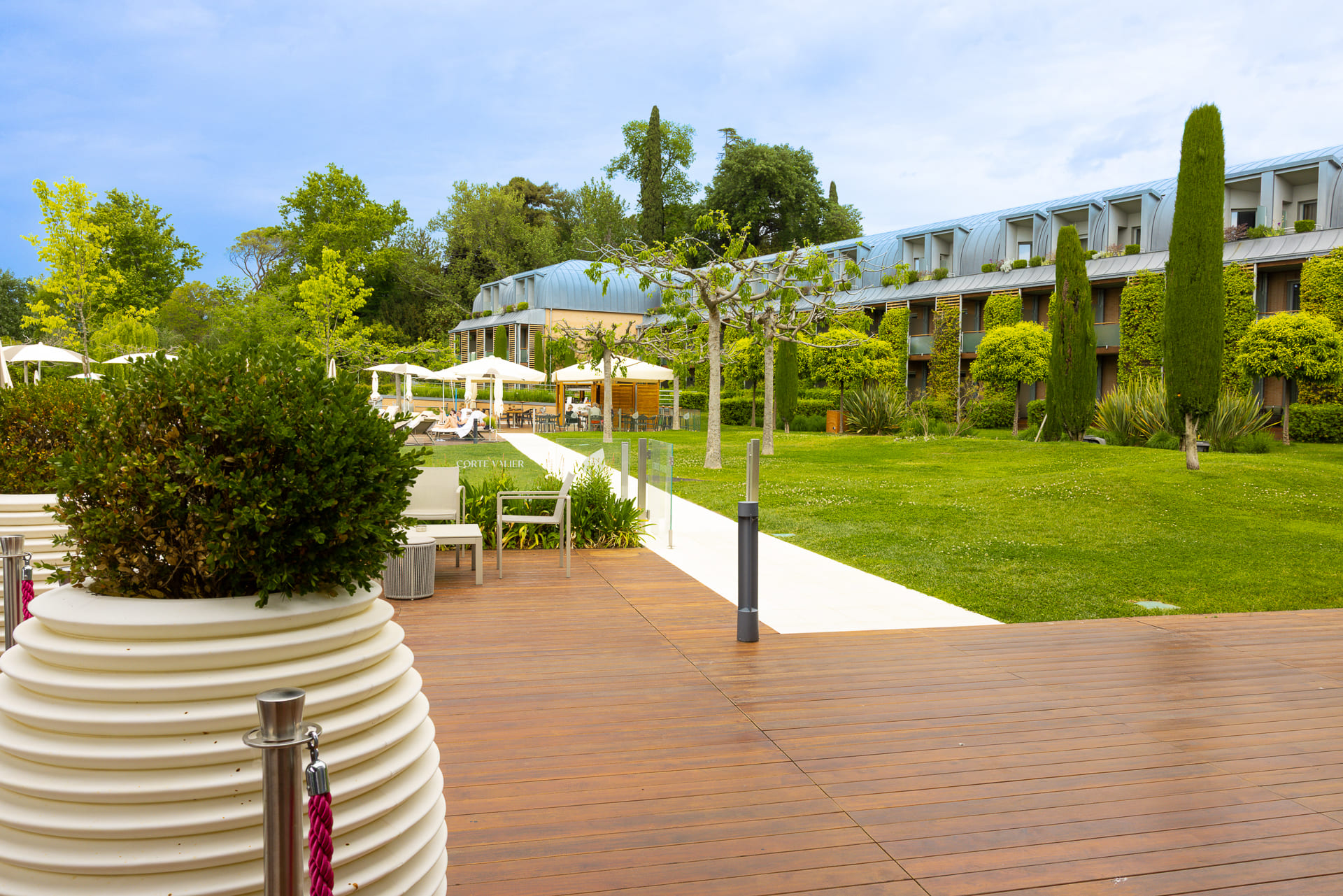 Elegant room overlooking lake Garda