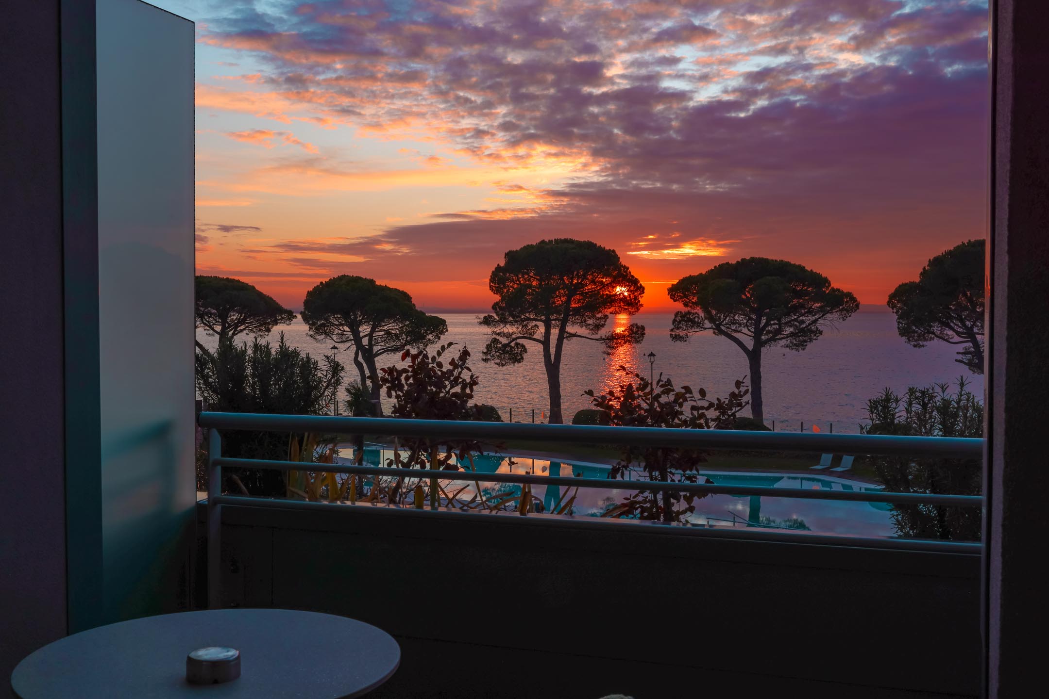 Elegant room overlooking lake Garda