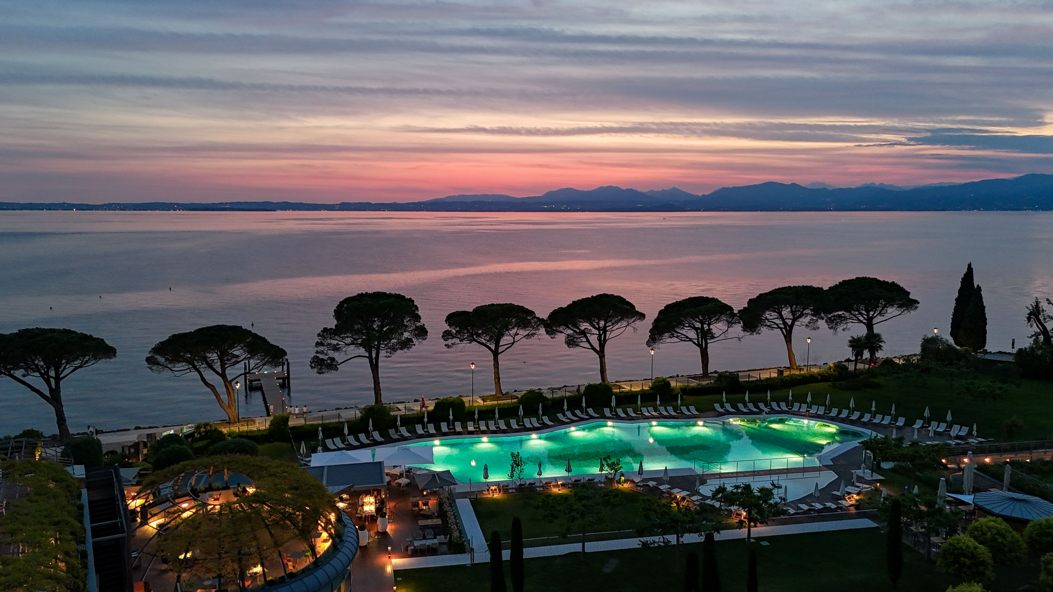 Elegant room overlooking lake Garda