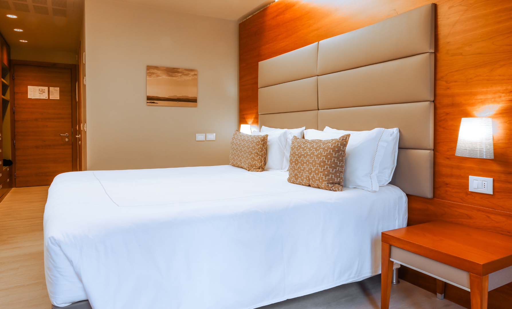 Elegant room overlooking lake Garda